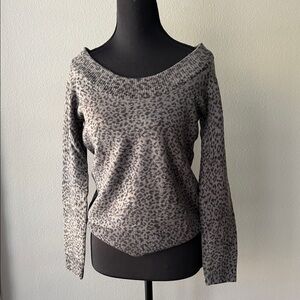 Calvin Klein Gray Leopard Print Sweater 50% wool